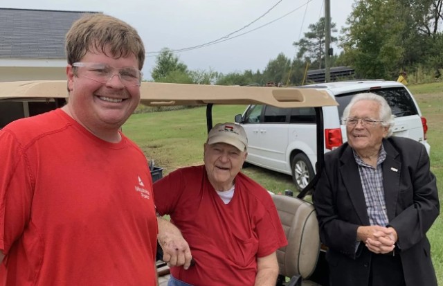 Mississippi Power Community Connection volunteers help local senior citizens